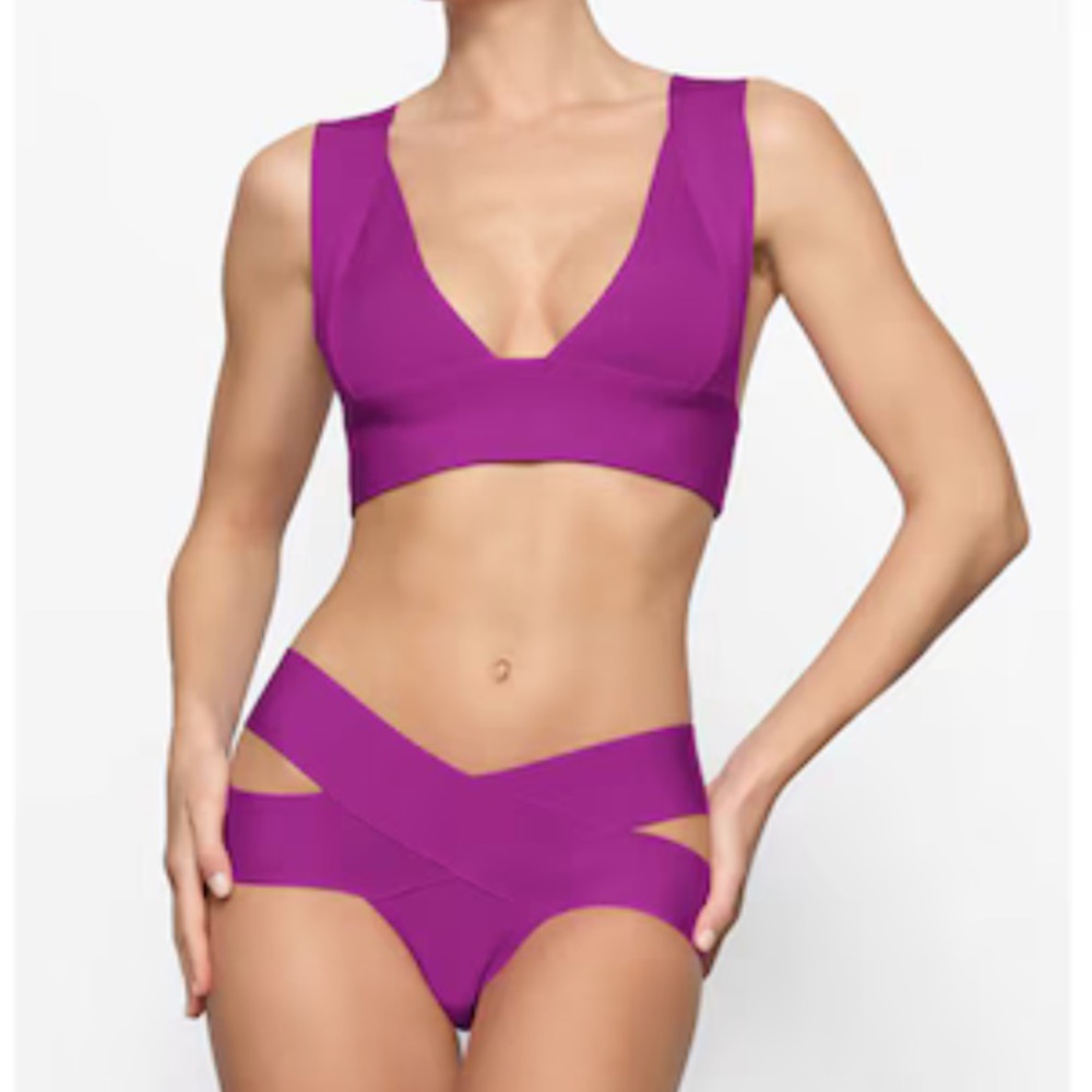 Skims Beachwear Strappy top and bottom color Lollipop size Medium